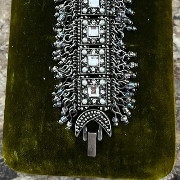 Quartz Women's Beaded Watch - Picture 3 of 5